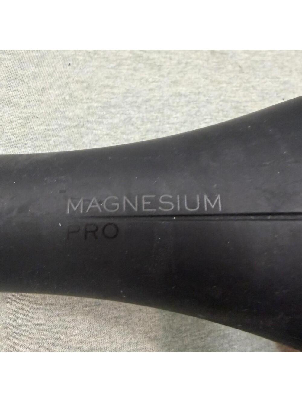 Ion Magnesium Black Pro Hair Dryer 1800W 3 Heat/2 Speed, Cool Button 9Ft Cord - Picture 3 of 6